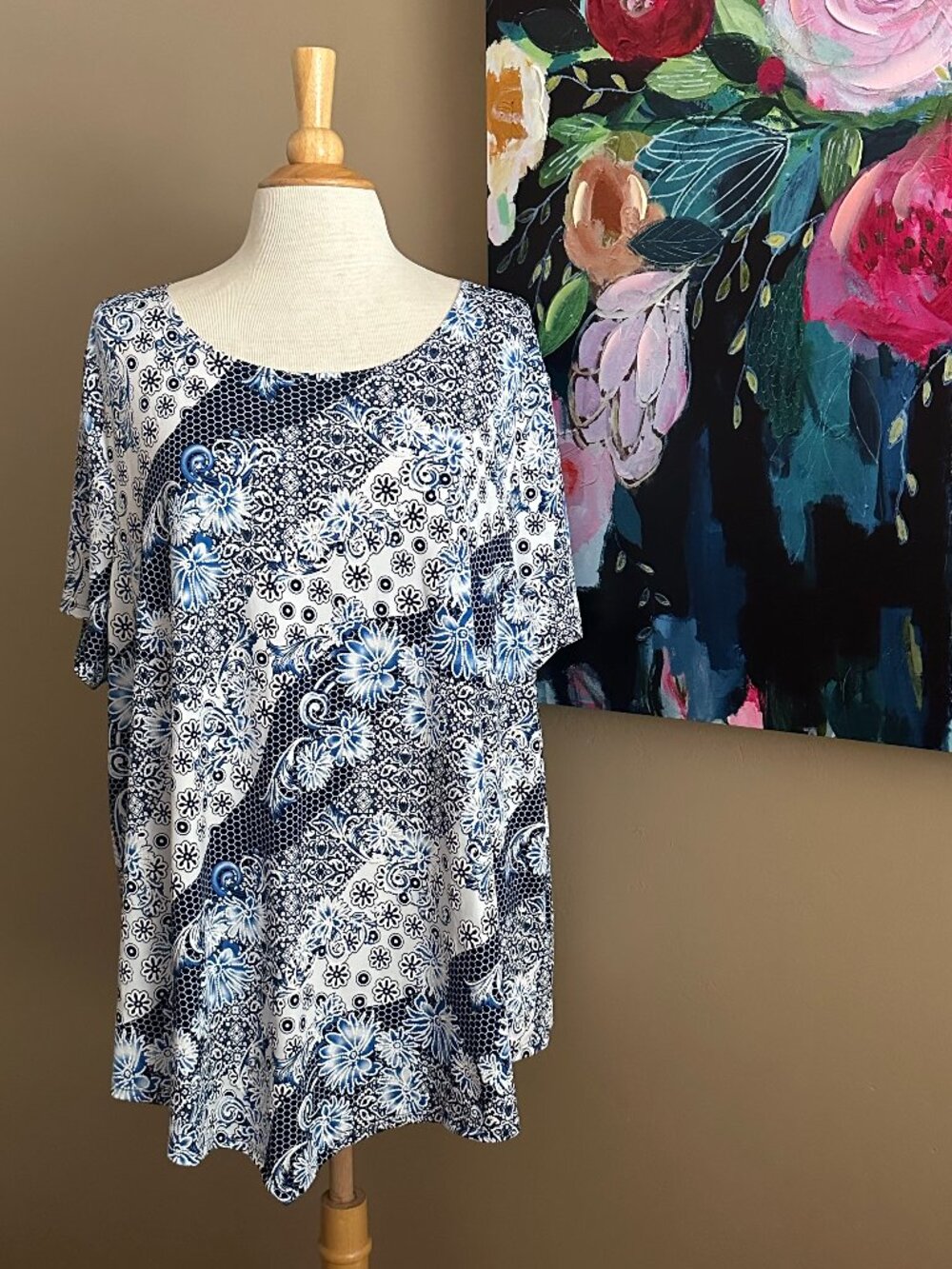 Lavish Boho Blue Floral Tunic Top 3XL Flowy V-Hem Stretch Blouse